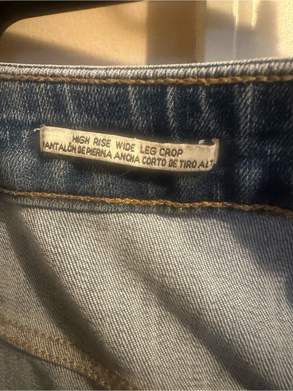 Ava & Viv Wide-Leg Cropped Denim Jeans in Medium Blue - Picture 2 of 4